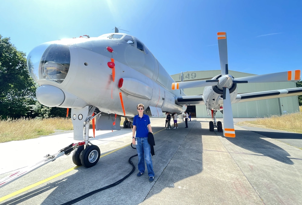 Élève France-BIA en stage à la Base d'Aéronautique Navale de Lann-Bihoué (Marine nationale)